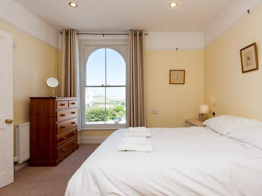 Comfortable en-suite double bedroom  | Innisfree, Salcombe