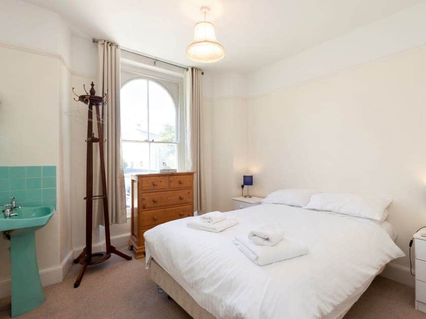 Relaxing second double bedroom  | Innisfree, Salcombe