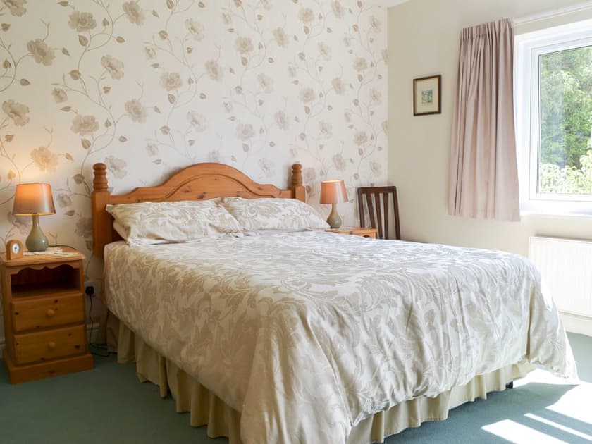 Double bedroom | Abbotts Ball Farm Cottage, Potterne, near Devizes