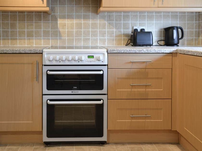 Well-equipped fitted kitchen | Stable Cottage 8 - Moor Farm Stable Cottages, Foxley, near Fakenham