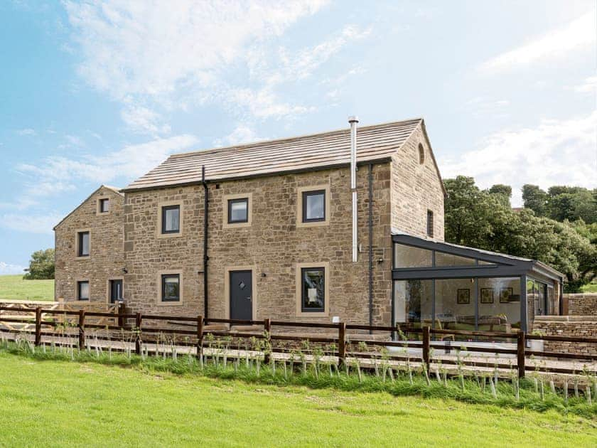 Lovely detached barn conversion | Moorgate Cottage - Moorgate Farm, Kelbrook, near Barnoldswick