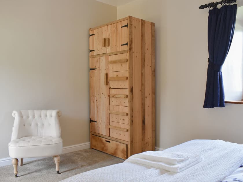 Comfortable double bedroom | Fossils’ End, Chickerell, near Weymouth