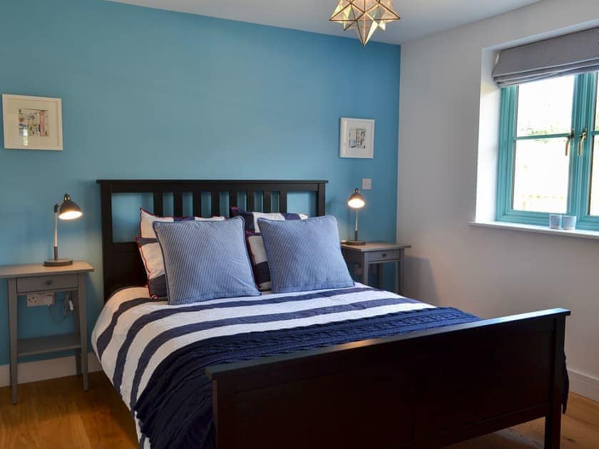 Comfortable bedroom with kingsize bed | Eagle Owl Lodge, St Columb Major, near Padstow