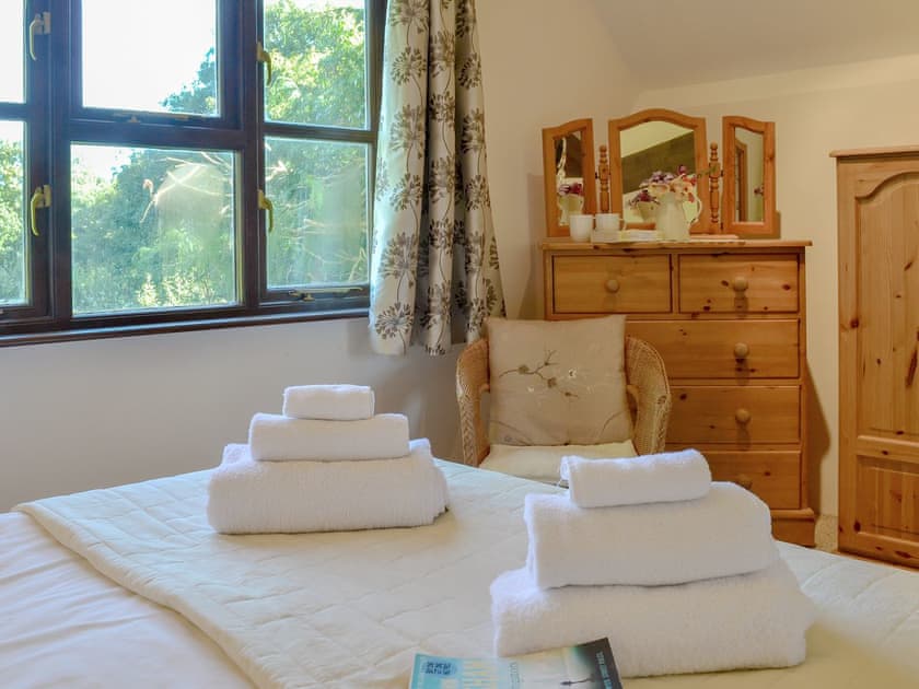 Comfortable double bedroom | Clematis Cottage, Derriton, near Holsworthy