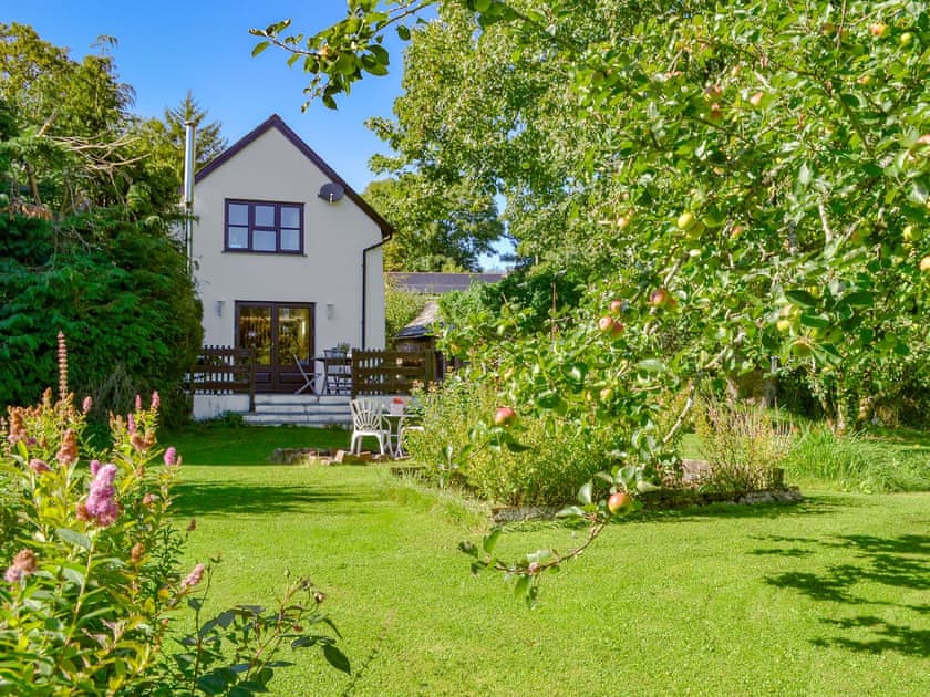 Spacious garden and grounds | Clematis Cottage, Derriton, near Holsworthy