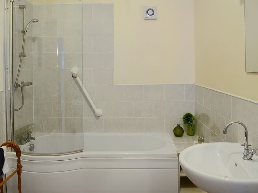 Bathroom | Partridge Cottage, Gristhorpe near Filey