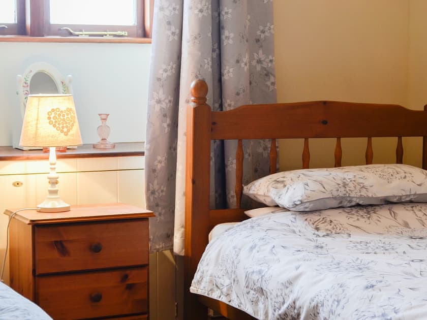 Attractive twin bedroom | The Barn, Talsarnau, near Harlech