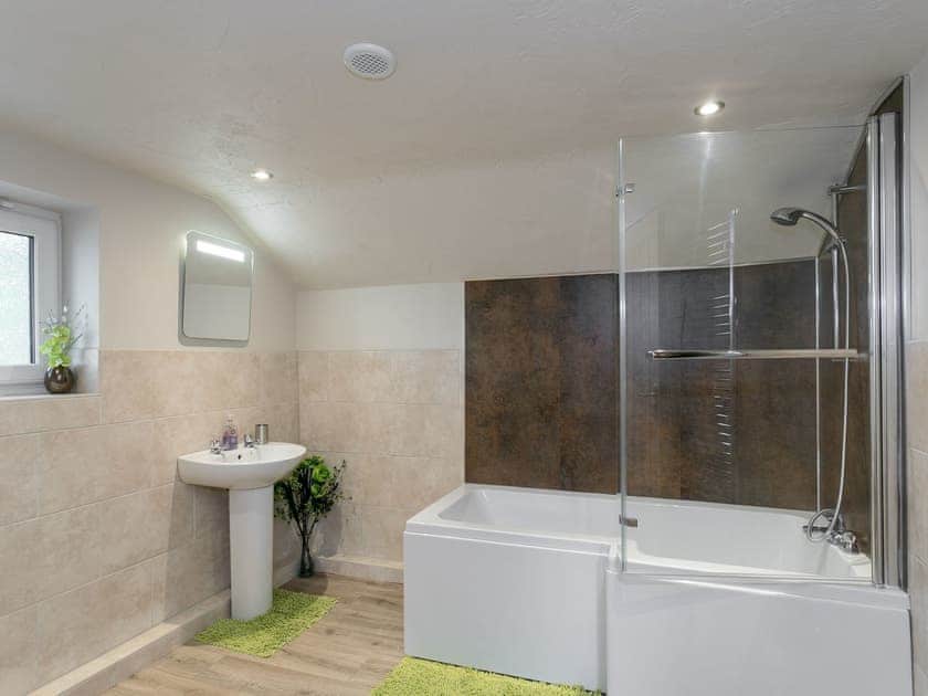 Bathroom | The Old Rectory Cottage, Tothill, near Louth