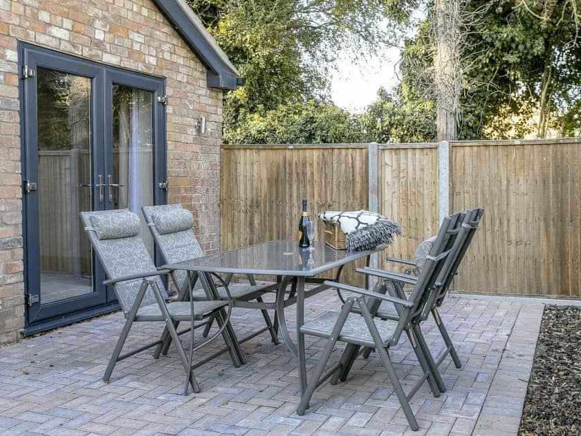 Sitting out area | The Old Rectory Cottage, Tothill, near Louth