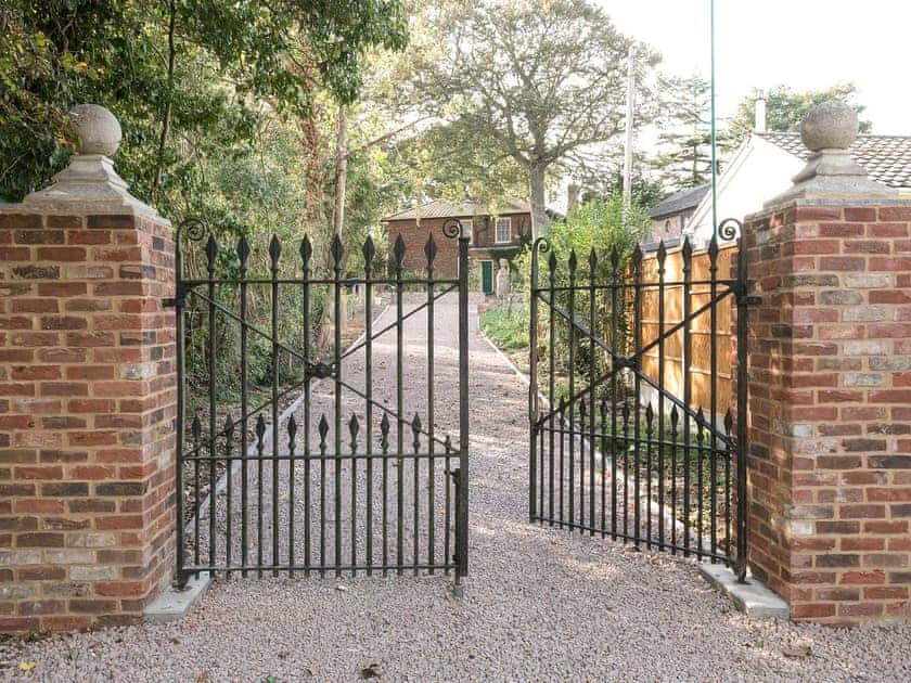 Gated entrance | The Old Rectory Cottage, Tothill, near Louth