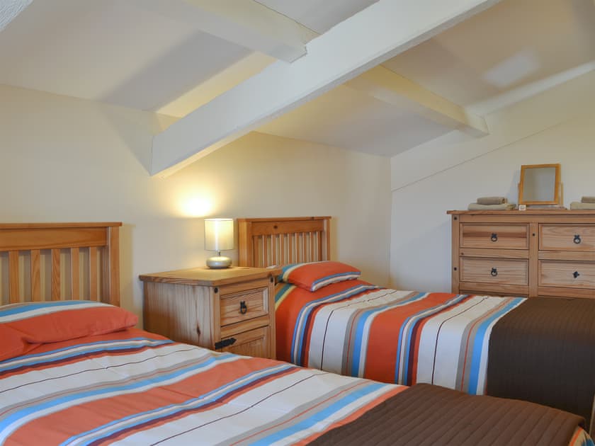Comfortable twin bedroom | Penrhyn Mawr, Aberdaron