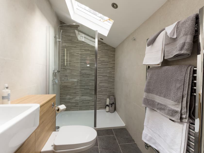 En-suite shower room | Beverley Minster House, Beverley