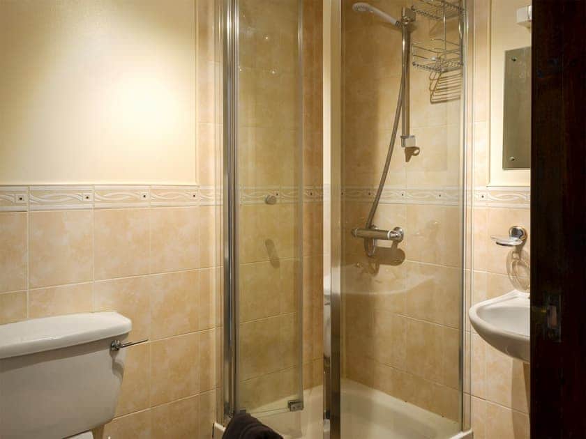 En-suite shower room | Daisy Cottage - Sands Farm Cottages, Wilton near Pickering