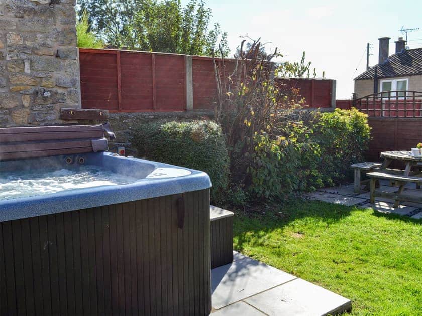  Enclosed garden with garden furniture and BBQ | Daisy Cottage - Sands Farm Cottages, Wilton near Pickering