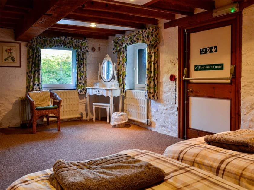 Twin bedroom | Erbistock Mill, Erbistock, near Llangollen