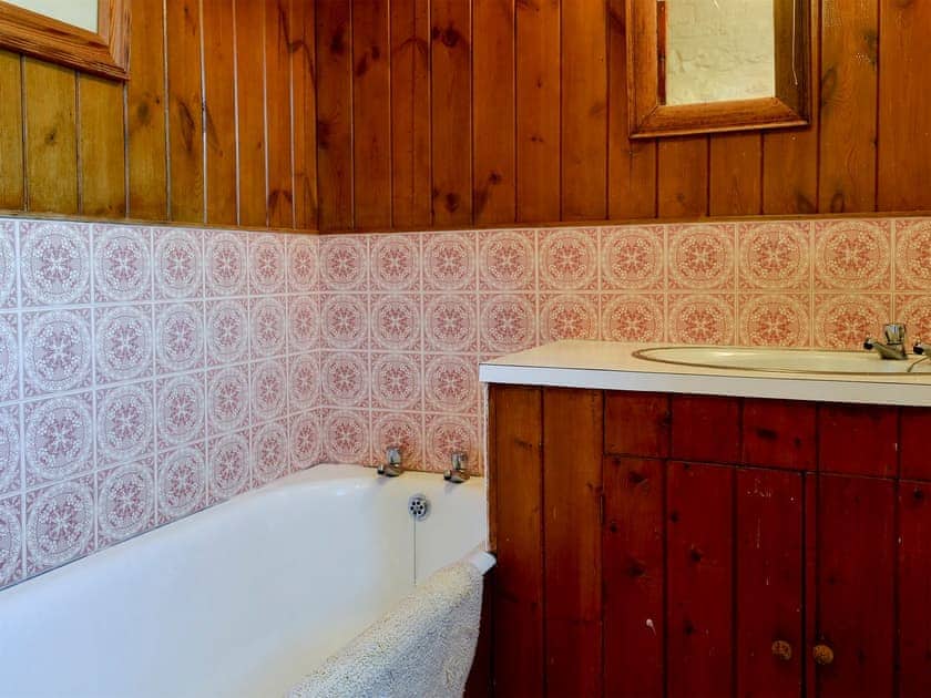 Bathroom | Erbistock Mill, Erbistock, near Llangollen