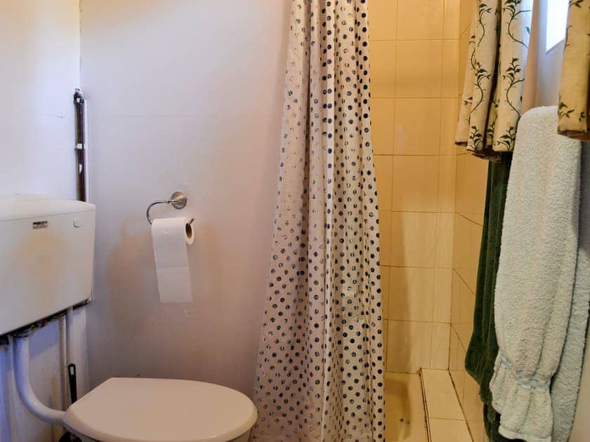 Bathroom | Erbistock Mill, Erbistock, near Llangollen