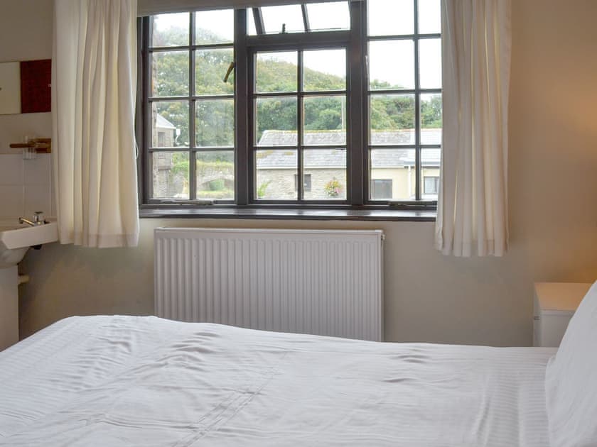 Peaceful double bedroom | Manor Cottage - Trimstone Manor Cottages, Trimstone, near Woolacombe