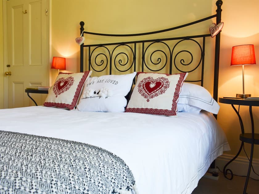 Comfortable double bedroom  | Spring Cottage, Carperby near Leyburn