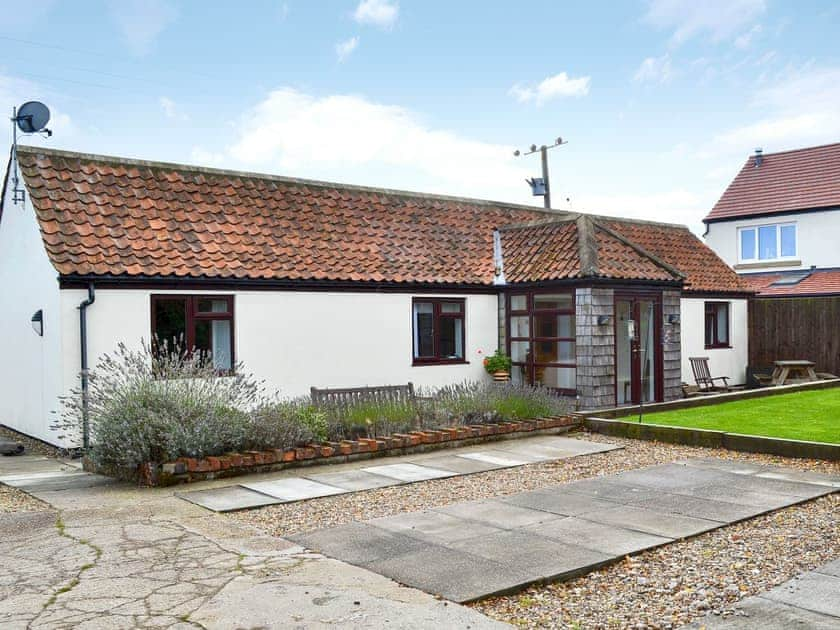 Delightful holiday property  | Crab Cottage, Danes Dyke near Flamborough