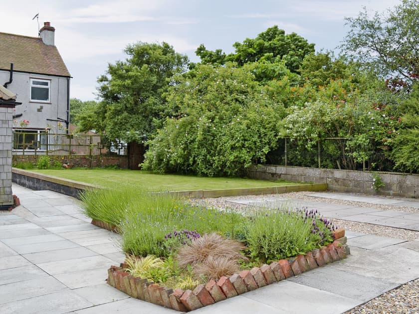 Private garden | Crab Cottage, Danes Dyke near Flamborough