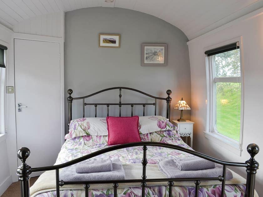 Warm and welcoming en-suite double bedroom | The Carriage, Bridge of Dee, near Castle Douglas
