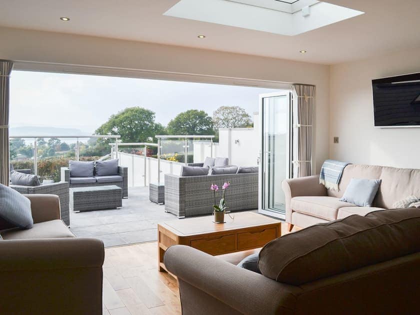 Spacious light and airy living space | Estuary View, Exmouth