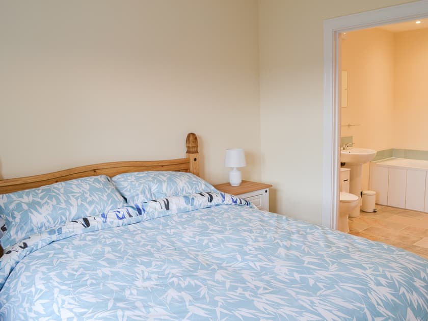 Double bedroom with en-suite bathroom | Quails Nest, Edlingham, near Alnwick
