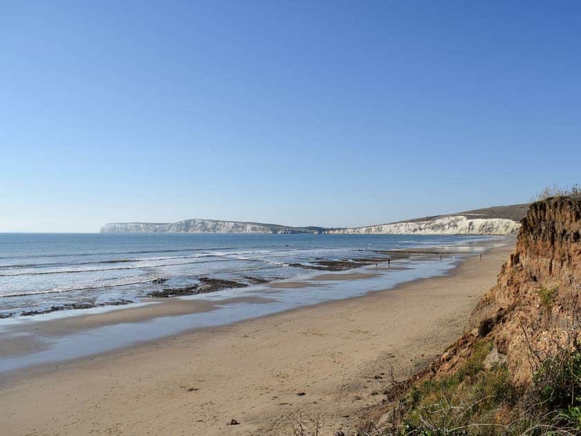 Surrounding area | Sea Breezes, Totland