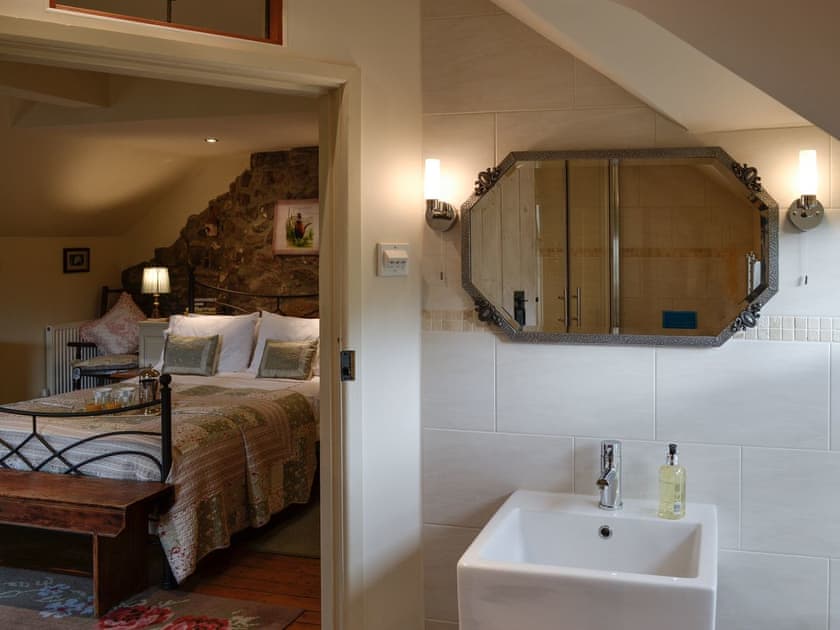 En-suite shower | Bryn Dedwydd Cottage, Eryrys, near Mold