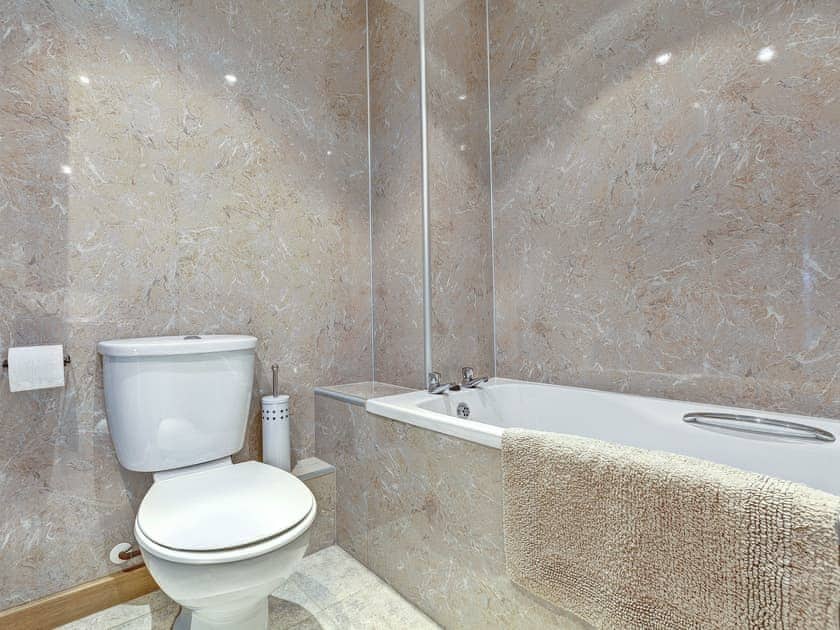Bathroom | 4 Red Rock - Red Rock Apartments, Dawlish Warren