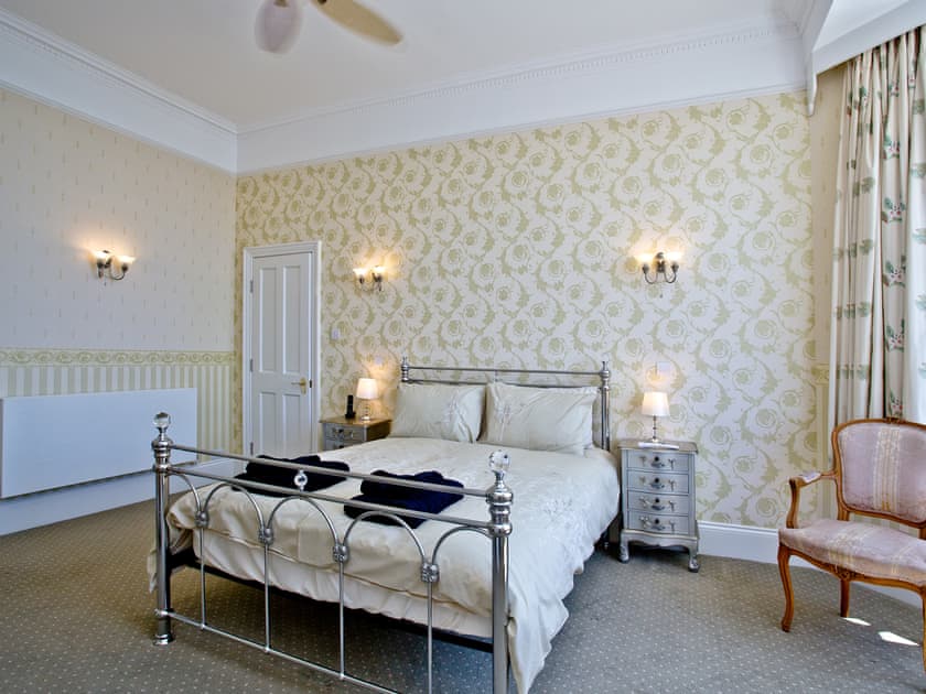 Master bedroom, Queen Double  | Riviera Mansion, Torquay