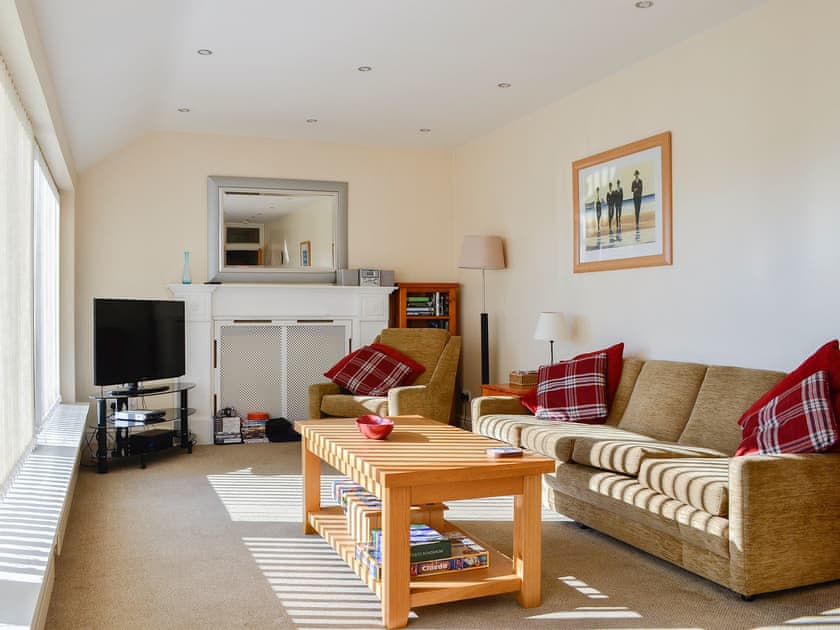 Light and airy living area | Lily Cottage - Benvie Farm Cottages, Invergowrie, near Dundee