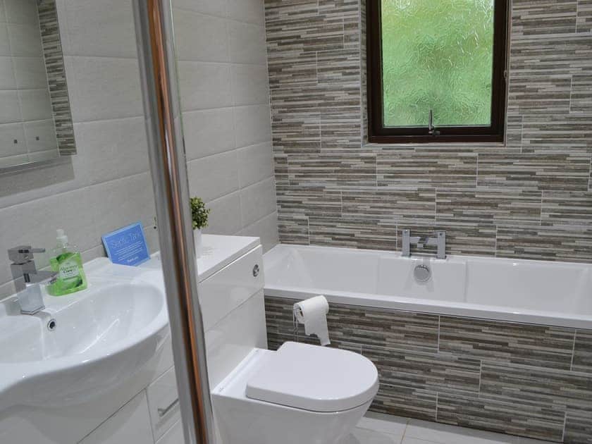 Bathroom | Leafy Run - Otterburn Hall Lodges, Otterburn, near Bellingham