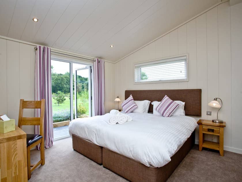 Welcoming double bedded room | Holly Lodge - South Downs Lodges, Hassocks