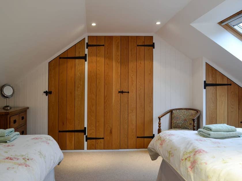 Twin bedroom | The Old Byre, Middleton, near Swansea
