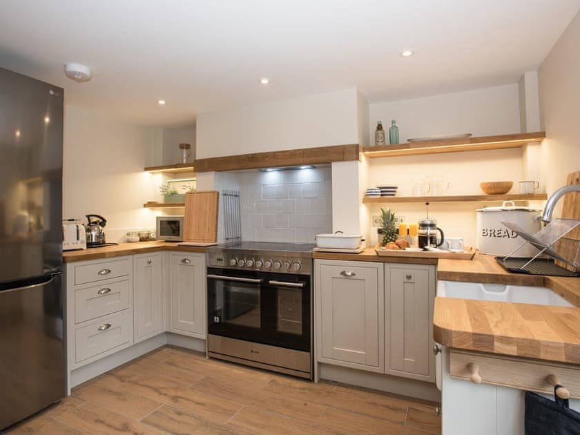 well appointed kitchen | Estate Cottage, Worstead, near North Walsham