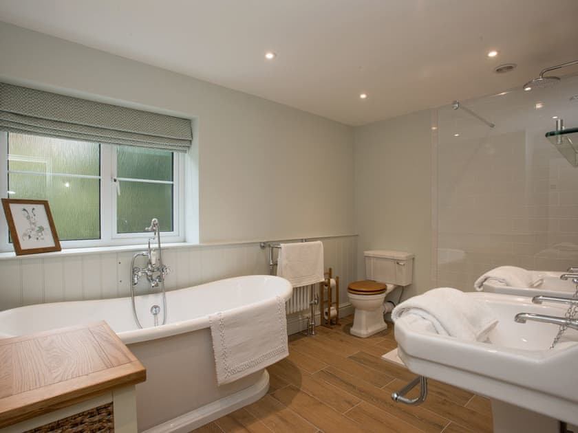 Bathroom with shower | Estate Cottage, Worstead, near North Walsham