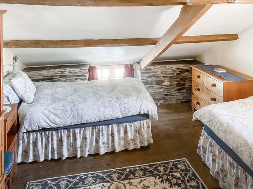 Lovely twin bedded room | Downhouse - Downhouse Cottages, Trebarwith, near Delabole