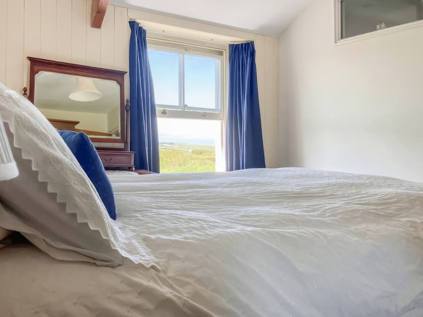Wonderful double bedded room | Downhouse - Downhouse Cottages, Trebarwith, near Delabole