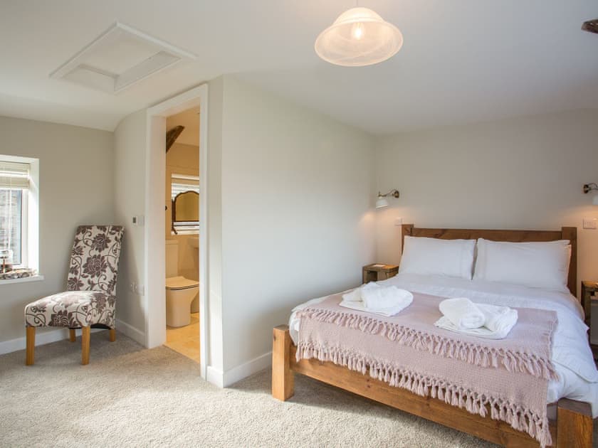 Double bedroom | Lyndhurst Cottage, Carlton-in-Coverdale, near Leyburn