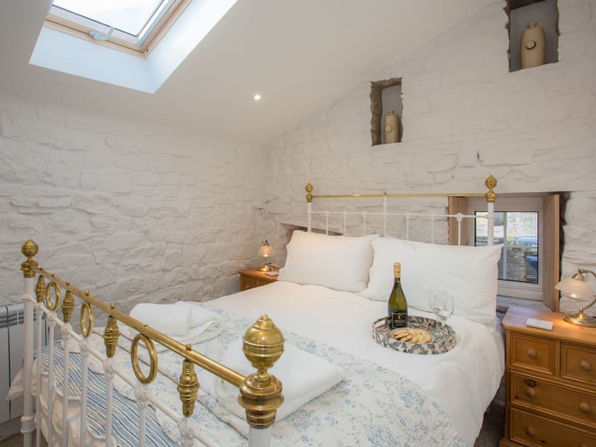Double bedroom | Lyndhurst Cottage, Carlton-in-Coverdale, near Leyburn