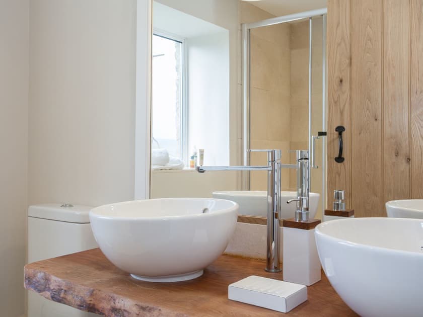 Shower room | Lyndhurst Cottage, Carlton-in-Coverdale, near Leyburn