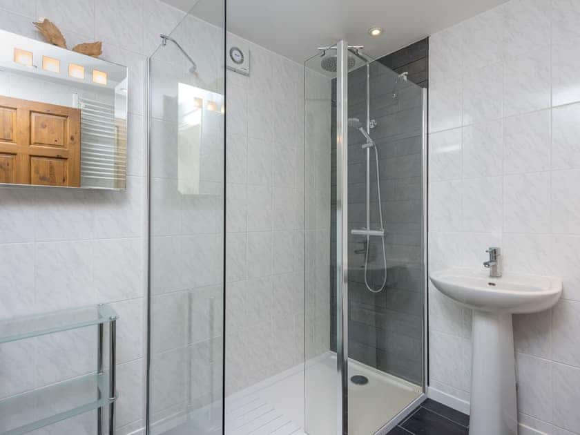 Shower room | Steamer Quay Cottage, Paignton