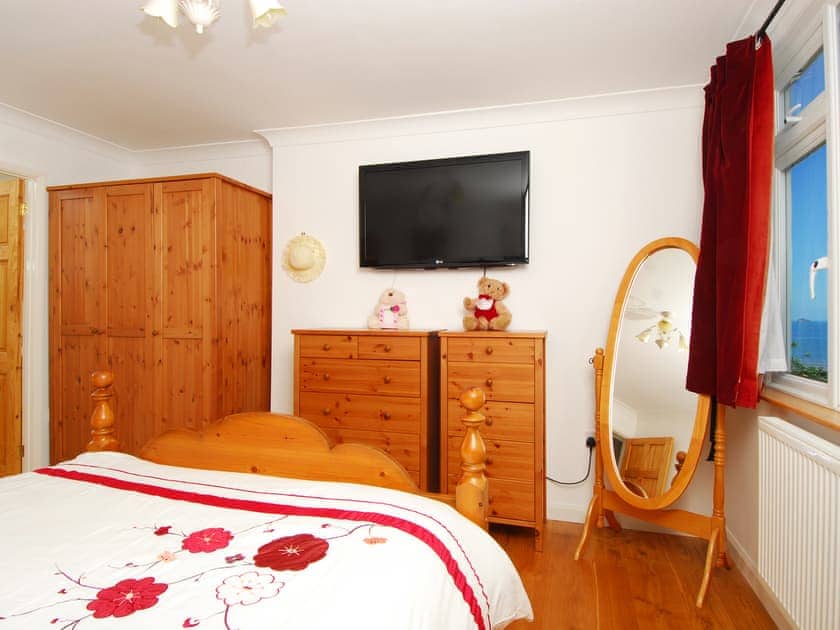 Double bedroom | Steamer Quay Cottage, Paignton