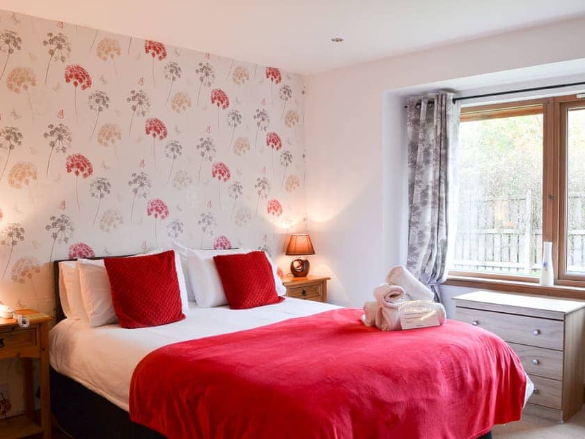 Comfortable double bedroom | Croftside House - Allt Mor Cottages, Aviemore