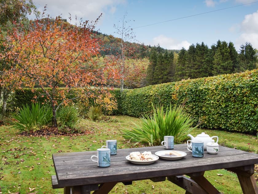Sitting out area and garden  | Ardchoille Cottage, Fortingall, near Aberfeldy