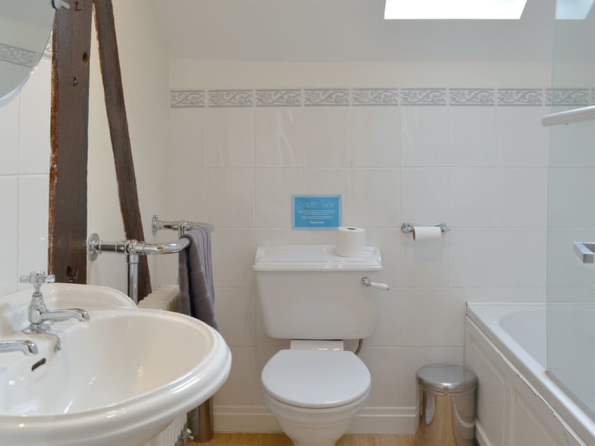Bathroom | The Old Stables, Standon
