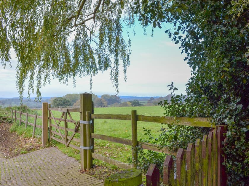 Garden and grounds | The Old Stables, Standon