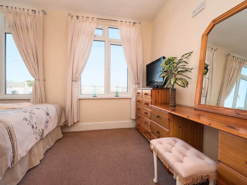 Relaxing double bedroom | Two Beaches, Paignton